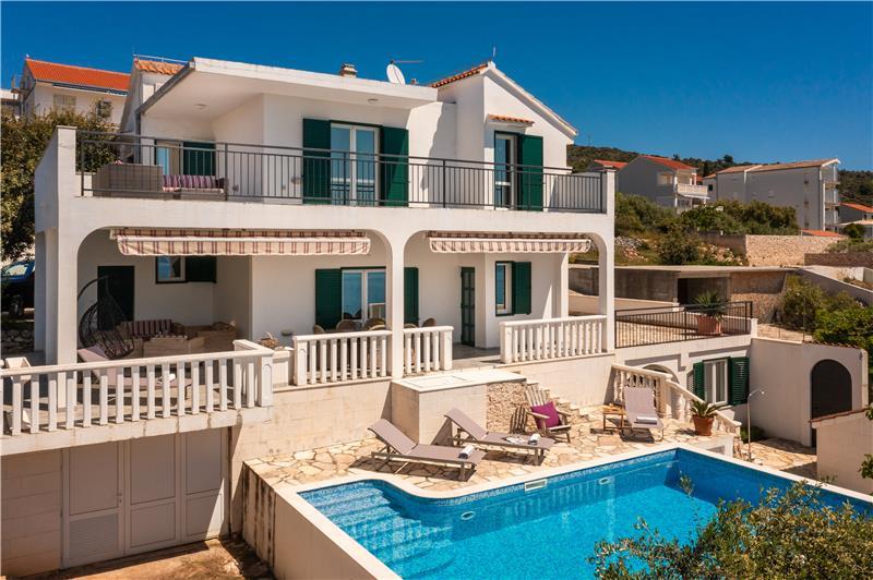 Beachfront villa in Sevid, photograph 4