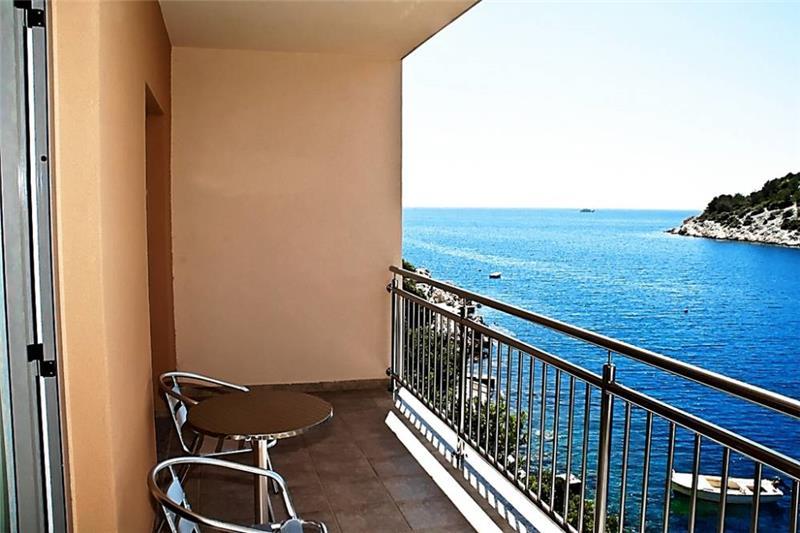 Beachfront villa in Razanj, photograph 24