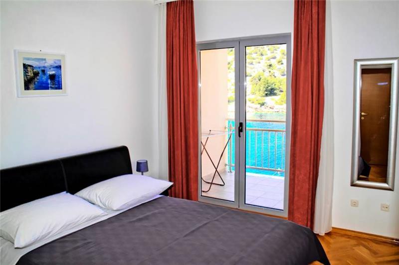 Beachfront villa in Razanj, photograph 13