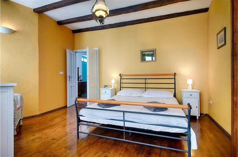 4 bedroom Villa on Vis Island, Sleeps 8-9