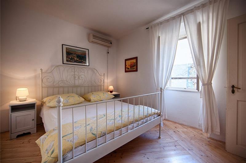 4 Bedroom Villa in Komiza on Vis Island, Sleeps 9-11