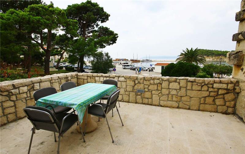 Sea-view villa in Makarska, photograph 17