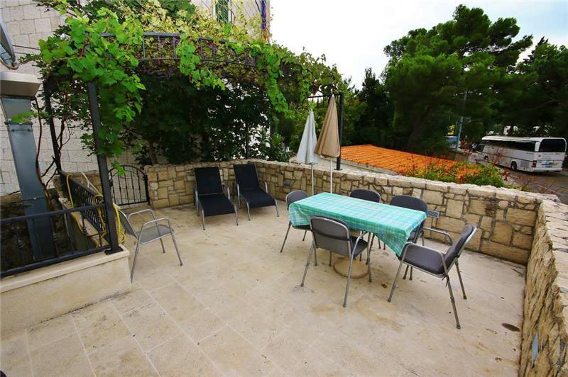 Sea-view villa in Makarska, photograph 18