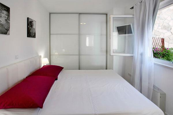 Luxury 5 Bedroom Villa with Pool in Drasnice, Sleeps 10