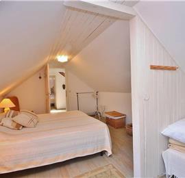 7 Bedroom Luxury Palazzo-style Villa on Vis Town waterfront, Vis Island, Sleeps 17