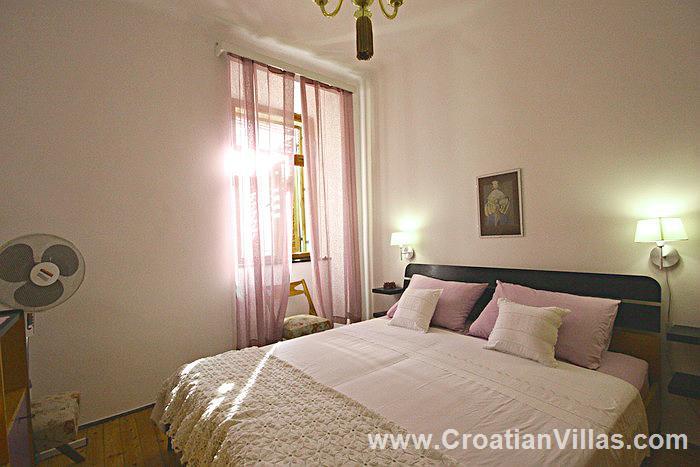 2 bedroom Apartment with terrace on Hvar Island, Sleeps 4-5