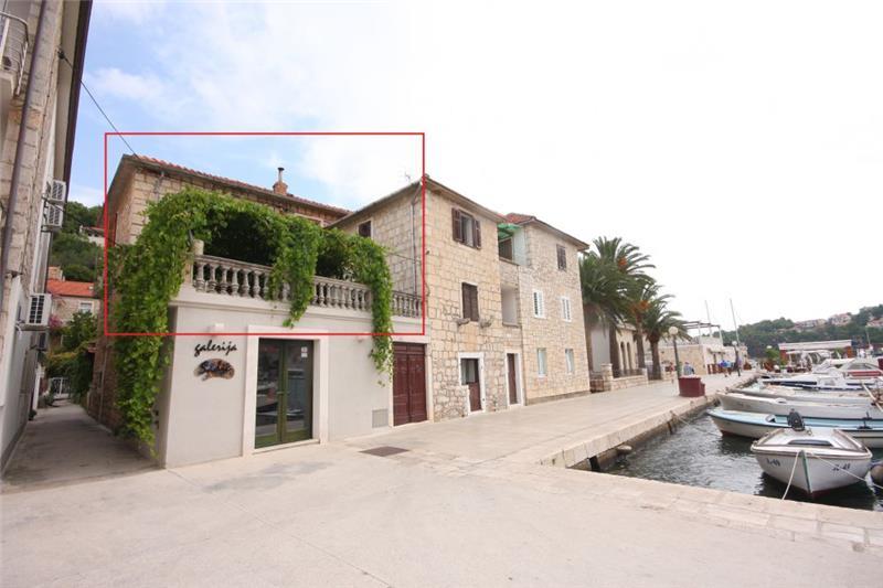 Sea-view villa in Jelsa, photograph 18