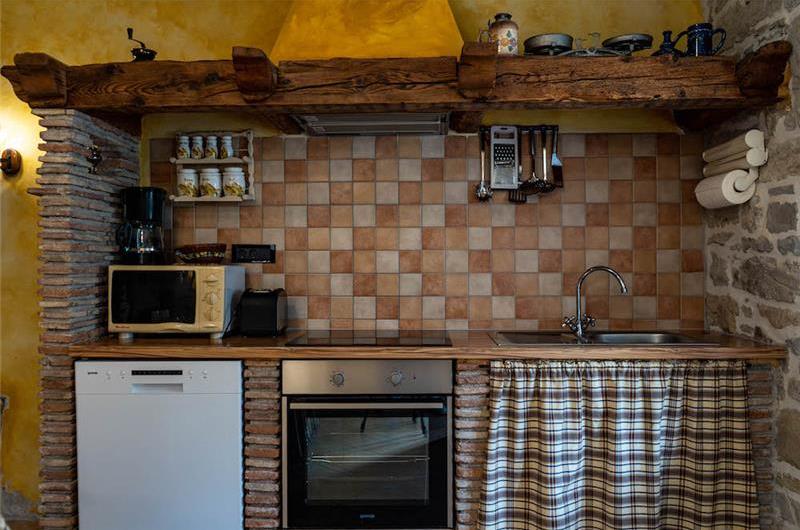 2 Bedroom Farm House with Pool in Istria, Sleeps 4-5