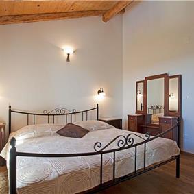 3 Bedroom Villa with Pool near Buje, Sleeps 6-8