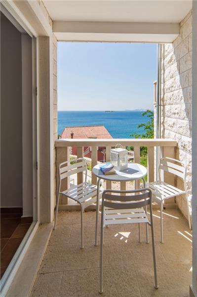 Beachfront villa in Cavtat, photograph 9