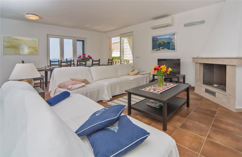 Beachfront villa in Cavtat, photograph 5