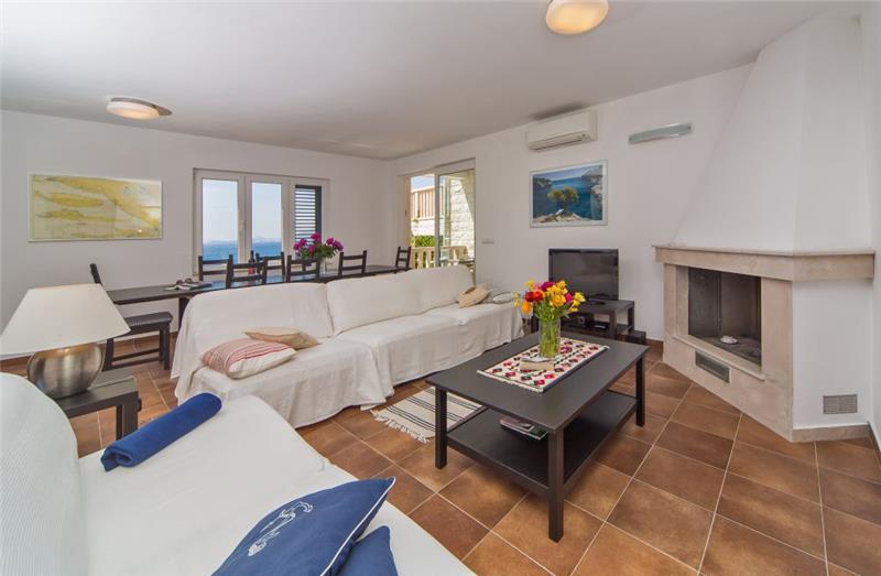 Beachfront villa in Cavtat, photograph 6