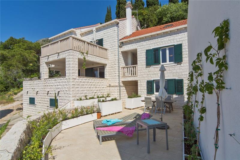 Beachfront villa in Cavtat, photograph 23
