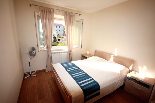 Four Bedroom Duplex Apartment on Lumbarda beach, Korcula Island, Sleeps 8