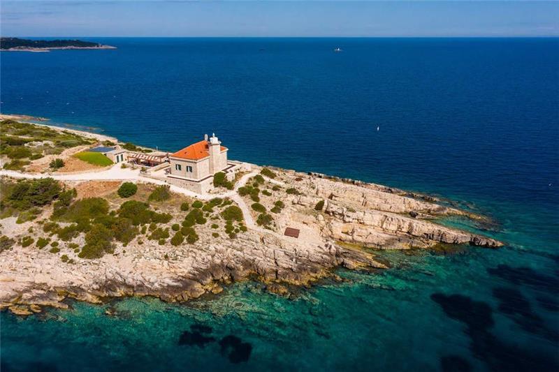 Beachfront villa in Vis Town, photograph 10