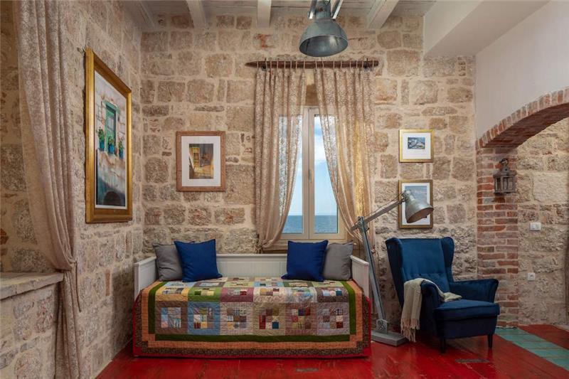Beachfront villa in Vis Town, photograph 13