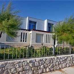 2 Bedroom Apartments in Postira, Sleep 4-6