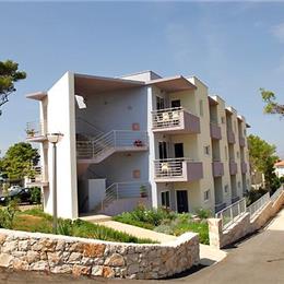 1 Bedroom Apartments in Postira, Sleep 2-4