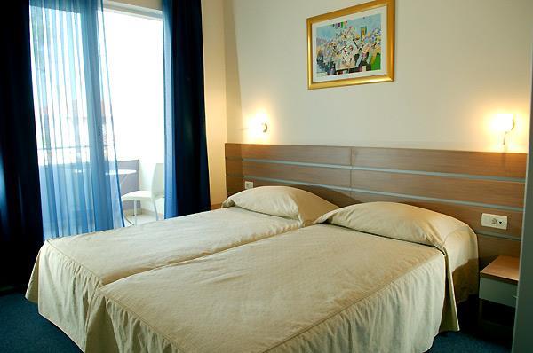 1 Bedroom Apartments in Postira, Sleep 2-4