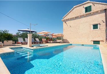 Sumartin Villa To Rent With Pool For Holiday Rental On Brac - 