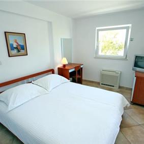 1 Bedroom Apartment in Brela, Sleeps 2-3