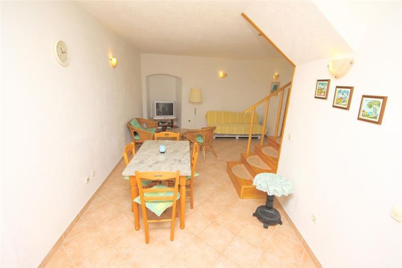 Beachfront villa in Brela, photograph 5