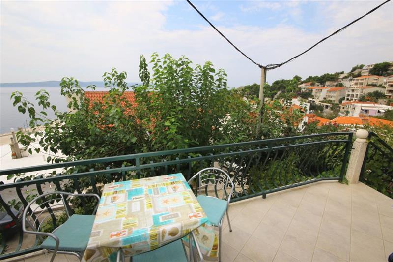 Beachfront villa in Brela, photograph 1
