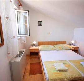 2 Bedroom Apartment in Brela, Sleeps 4-5