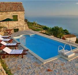 4 Bedroom Villa with Pool in Brela, Sleeps 8-10