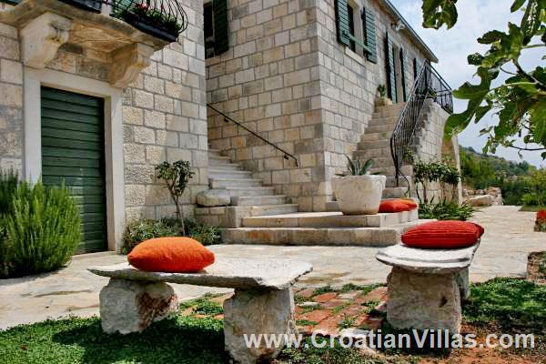 Sea-view villa in Brela, photograph 8