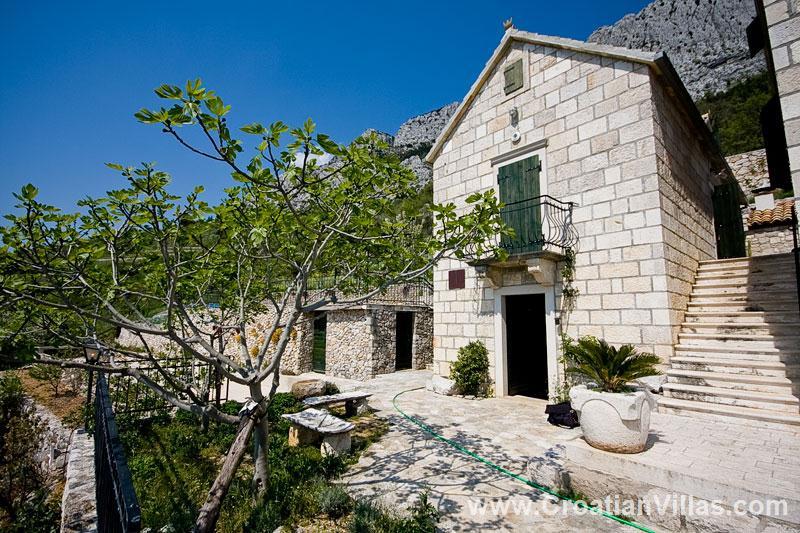 Sea-view villa in Brela, photograph 22