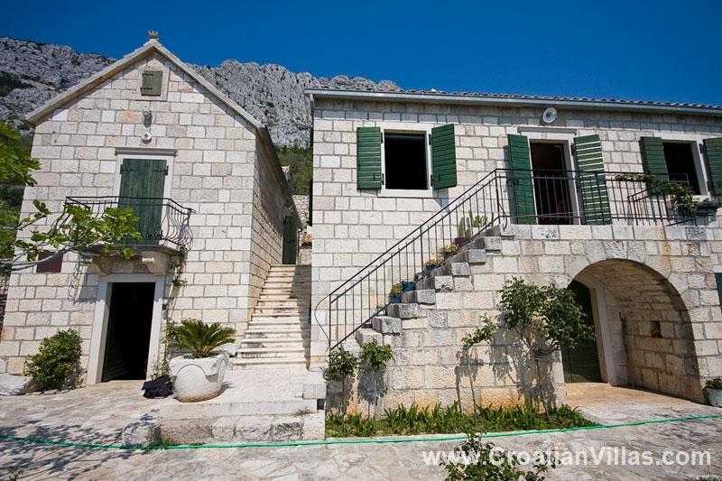 Sea-view villa in Brela, photograph 23