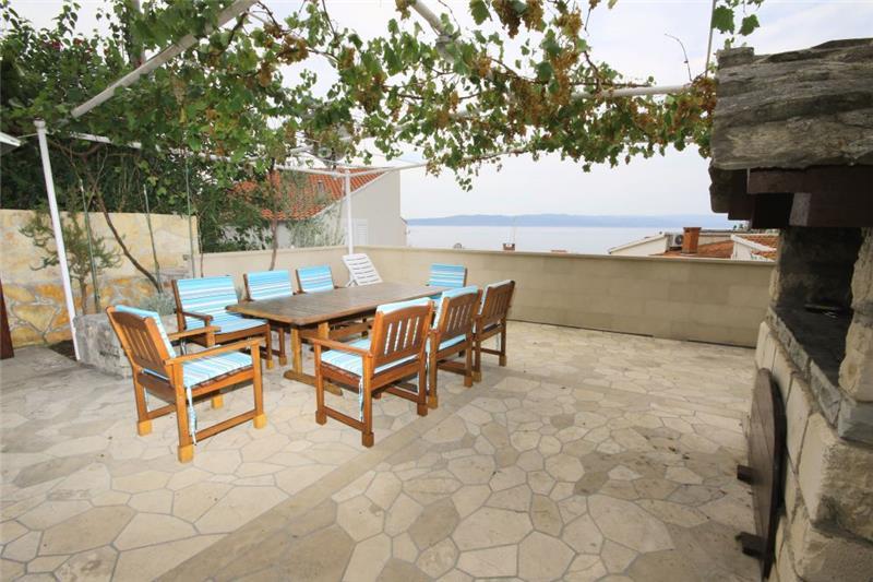Beachfront villa in Brela, photograph 5