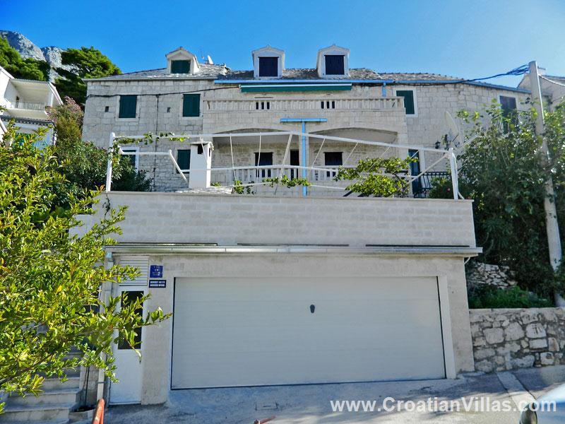 Beachfront villa in Brela, photograph 25