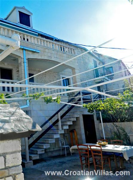 Beachfront villa in Brela, photograph 24