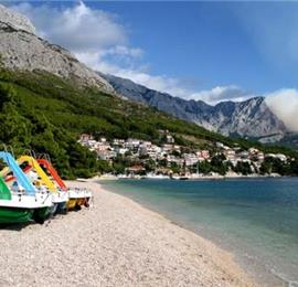 2 Bedroom Apartment in Brela, Sleeps 4-6