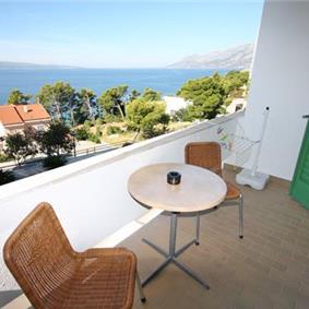 2 Bedroom Apartment in Brela, Sleeps 4-6
