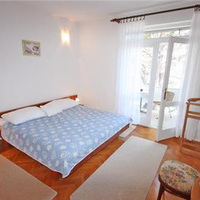 2 Bedroom Apartment in Brela, Sleeps 4-6