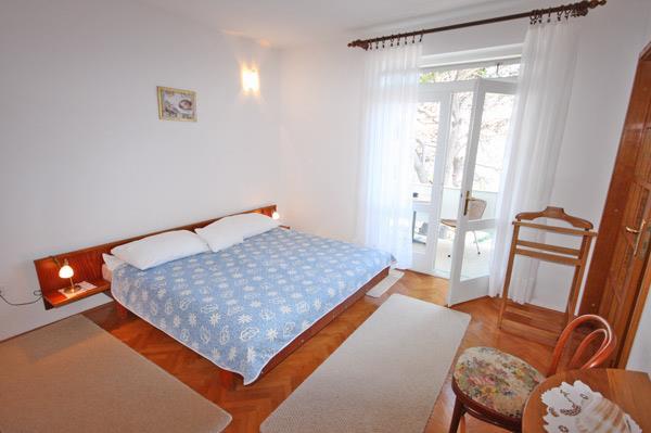 2 Bedroom Apartment in Brela, Sleeps 4-6