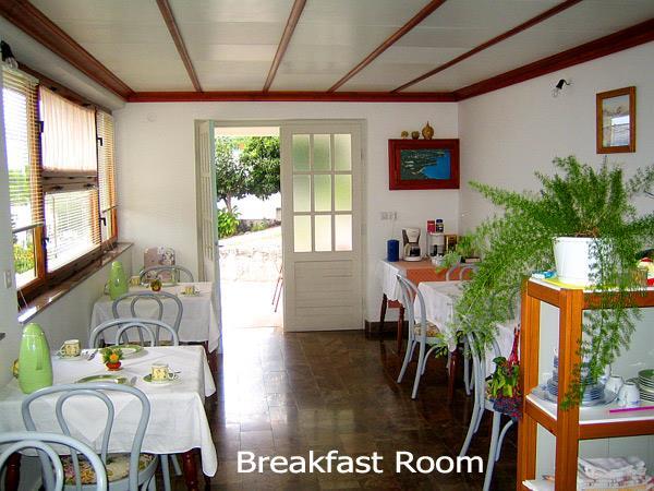2 Bedroom Apartment in Brela, Sleeps 4-6