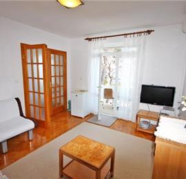 2 Bedroom Apartment in Brela, Sleeps 4-6