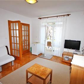 2 Bedroom Apartment in Brela, Sleeps 4-6