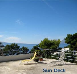 2 Bedroom Apartment in Brela, Sleeps 4-6