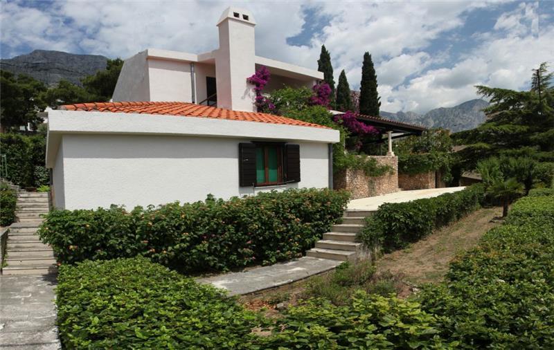 Beachfront villa in Baska Voda, photograph 23