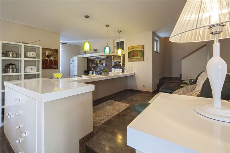 Beachfront villa in Baska Voda, photograph 10