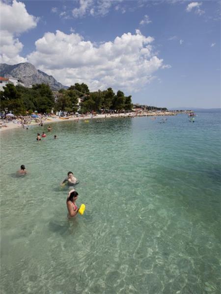 Beachfront villa in Baska Voda, photograph 26