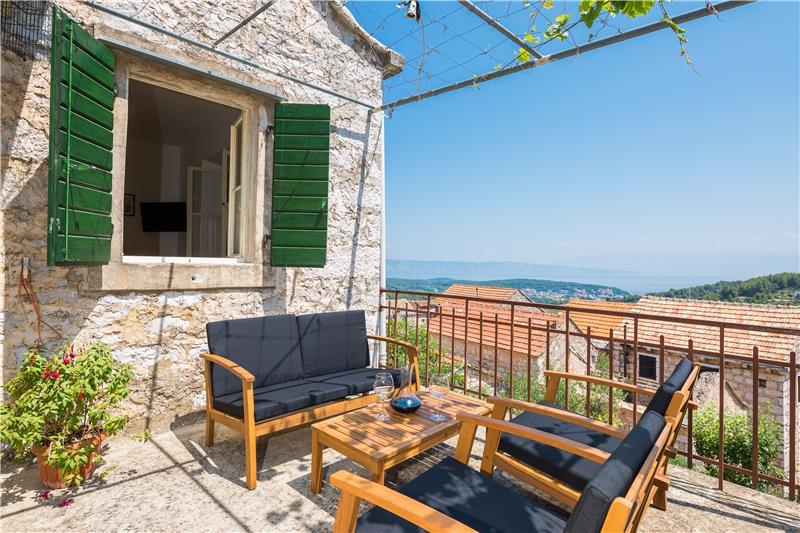 Sea-view villa in Pitve, photograph 11