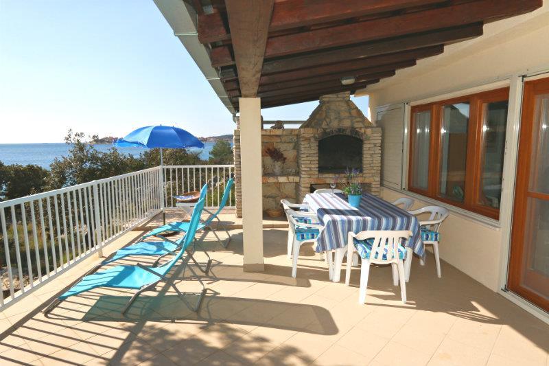 Beachfront villa in Sevid, photograph 10