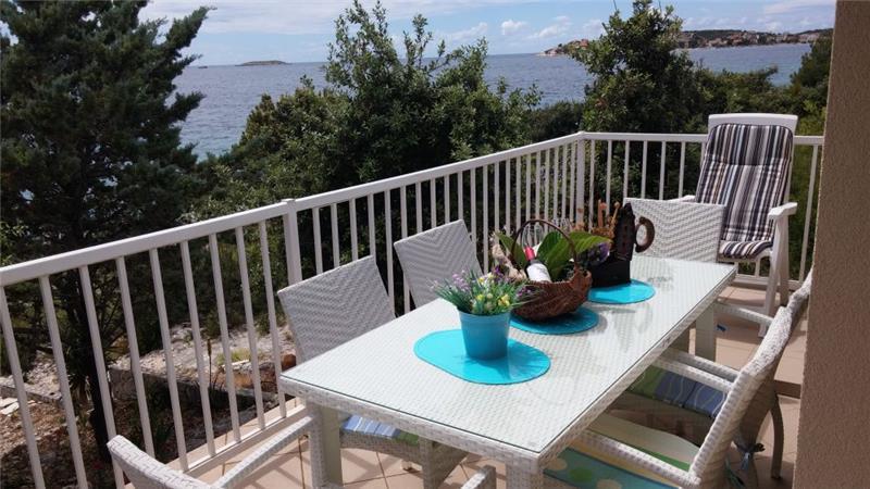 Beachfront villa in Sevid, photograph 7