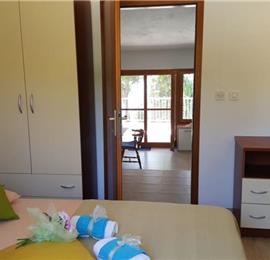 3 Bedroom Seaside Cottage in Sevid near Primosten sleeps 6